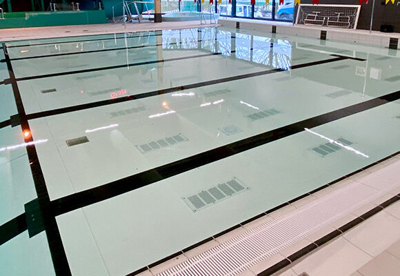 Kompleks sportowy De Gelenberg z 2 ruchomymi dnami
