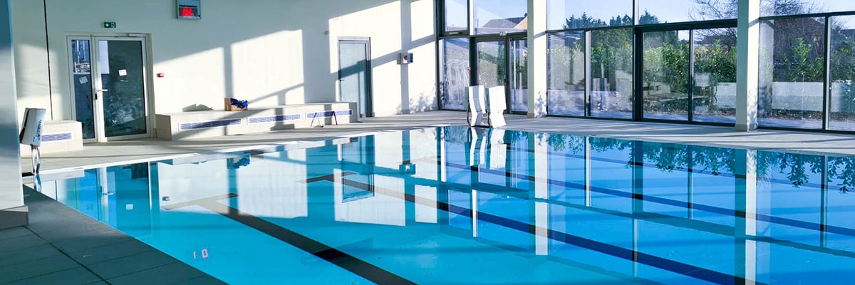 ruchome dno basenu w Pierrefitte-sur-Seine (Francja)